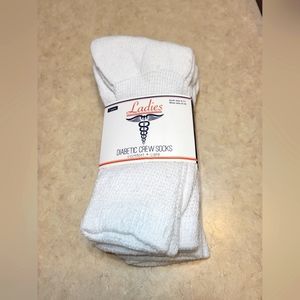 NIP Diabetic Crew Socks set of 3 in white
